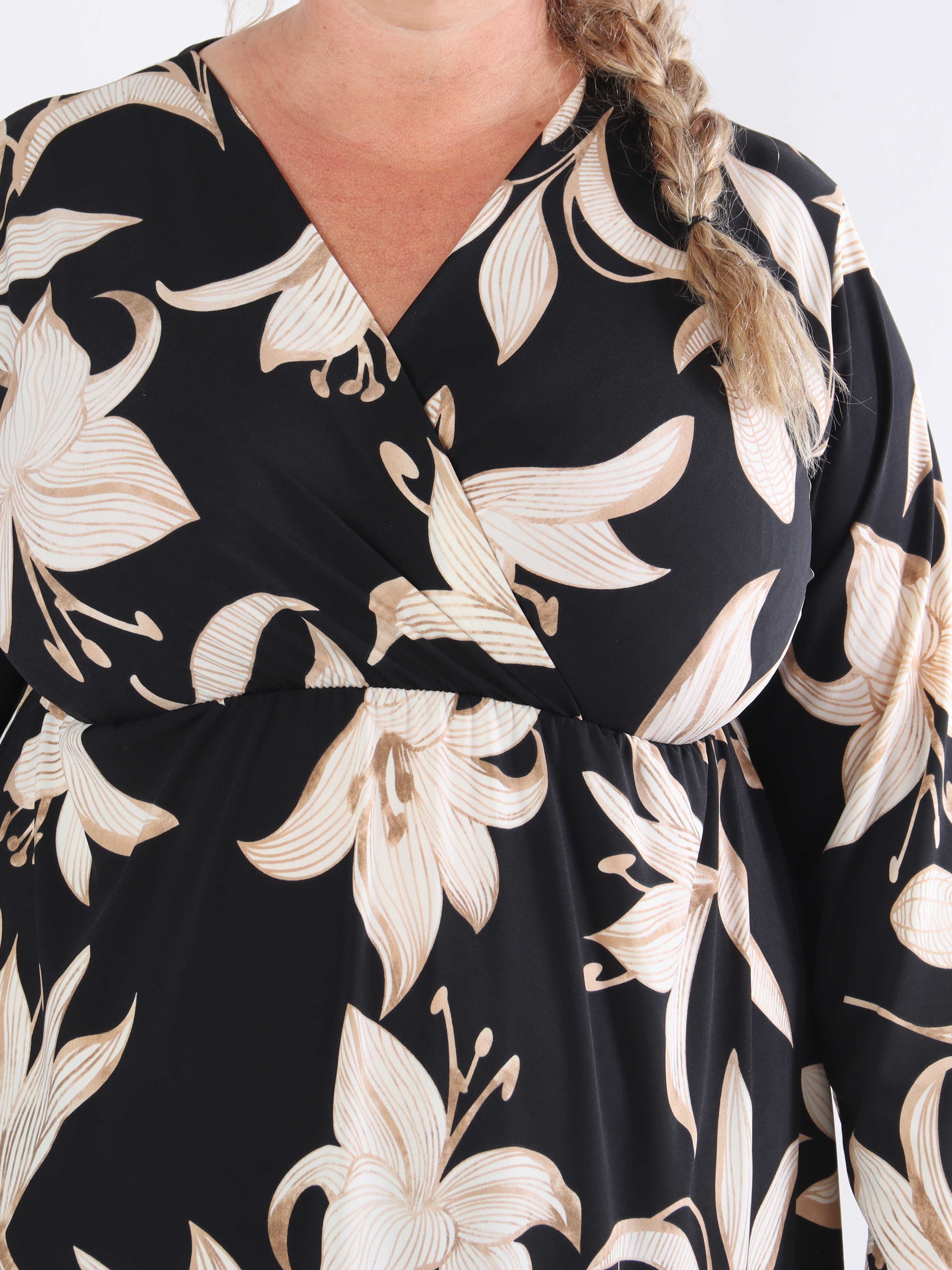 Nelly Flower - Elastisk klänning i plusstorlek med liljor